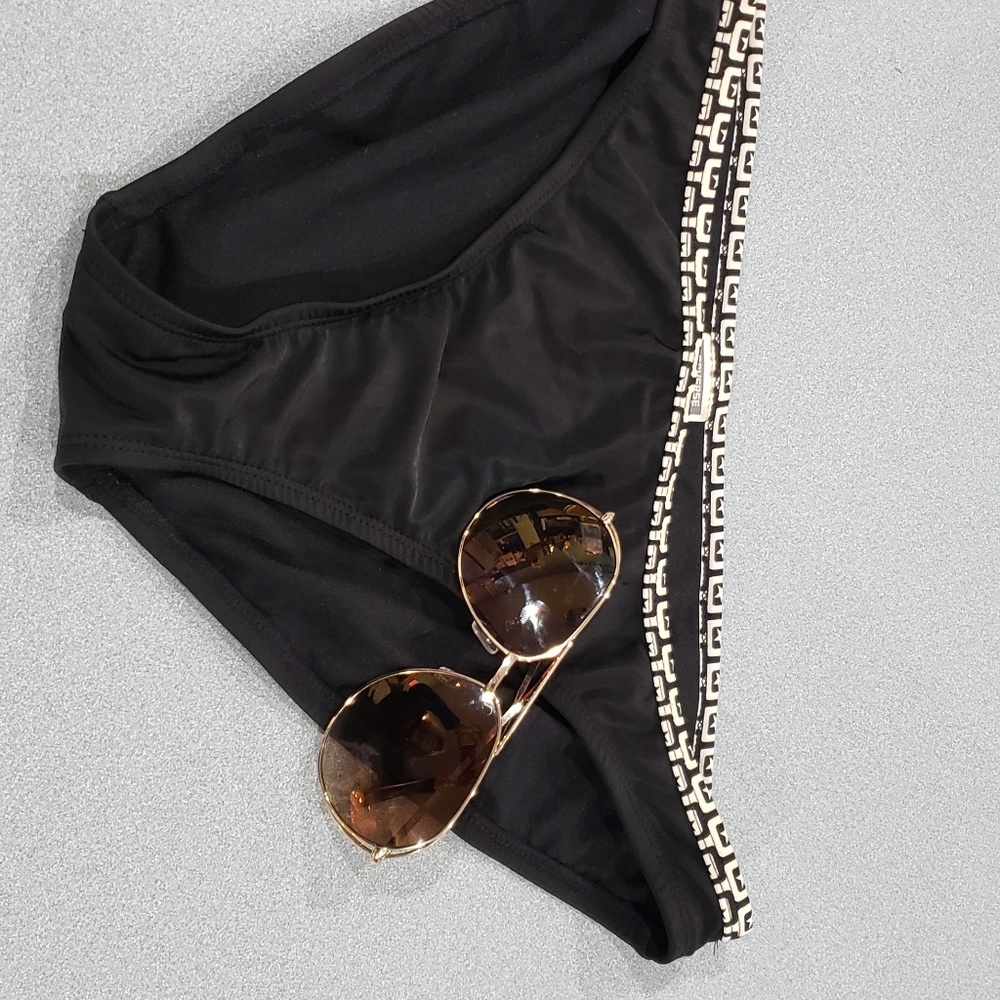 Swimsuit - Picture 4 of 4